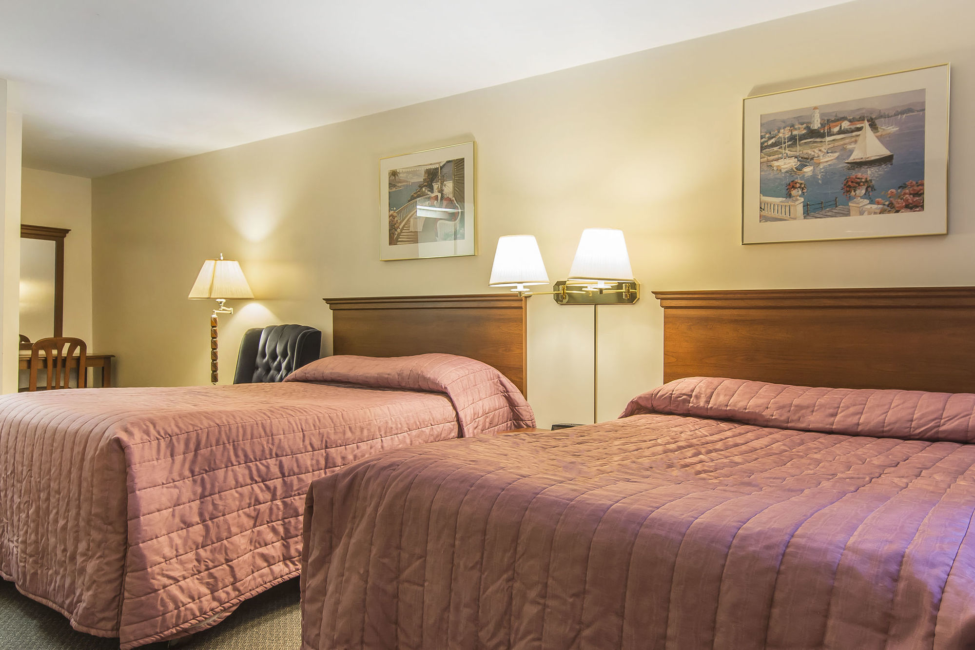 Econo Lodge Inn&Suites Saint John Habitación foto
